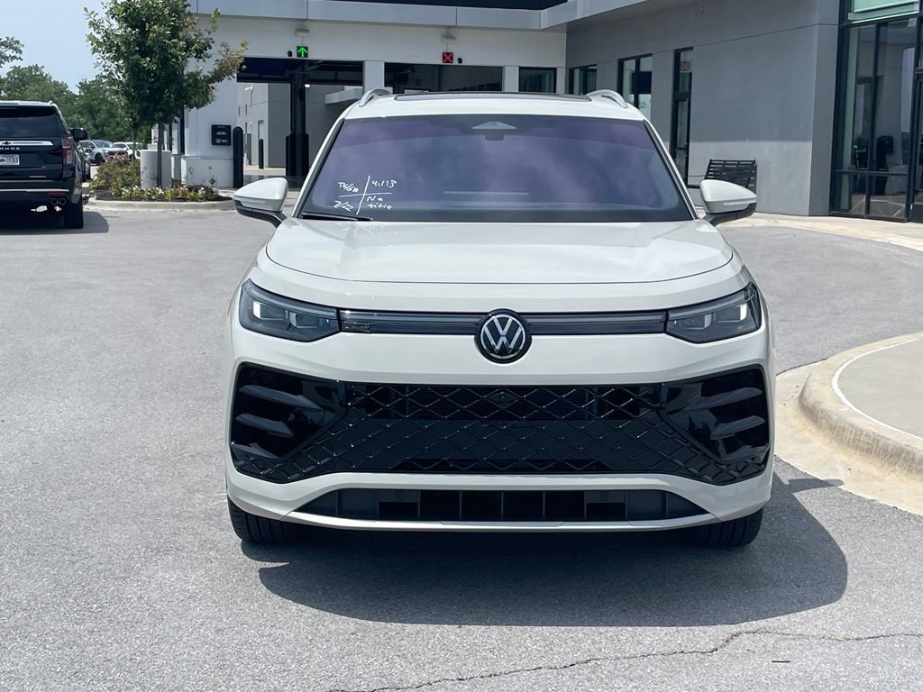 Used 2026 Volkswagen Tiguan SEL R-Line AWD/4WD image 2