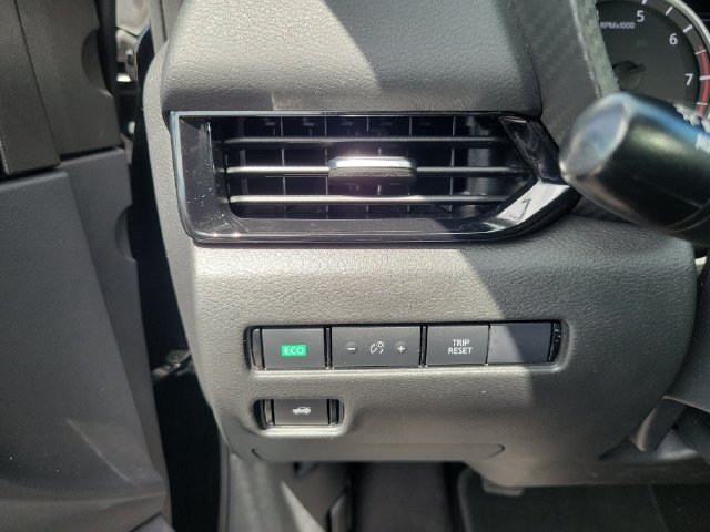 Used 2022 Nissan Sentra SV w/ All-Weather Package FWD image 29