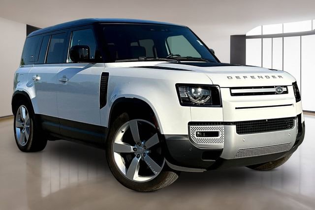 Used 2024 Land Rover Defender 110 SE AWD/4WD image 3