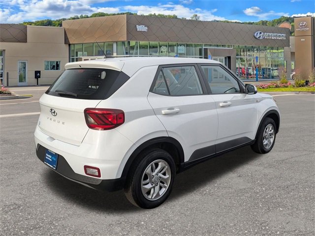 Certified 2023 Hyundai Venue SE w/ Cargo Package image 3