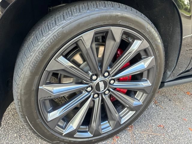 Used 2025 Cadillac Escalade ESV V AWD/4WD image 12