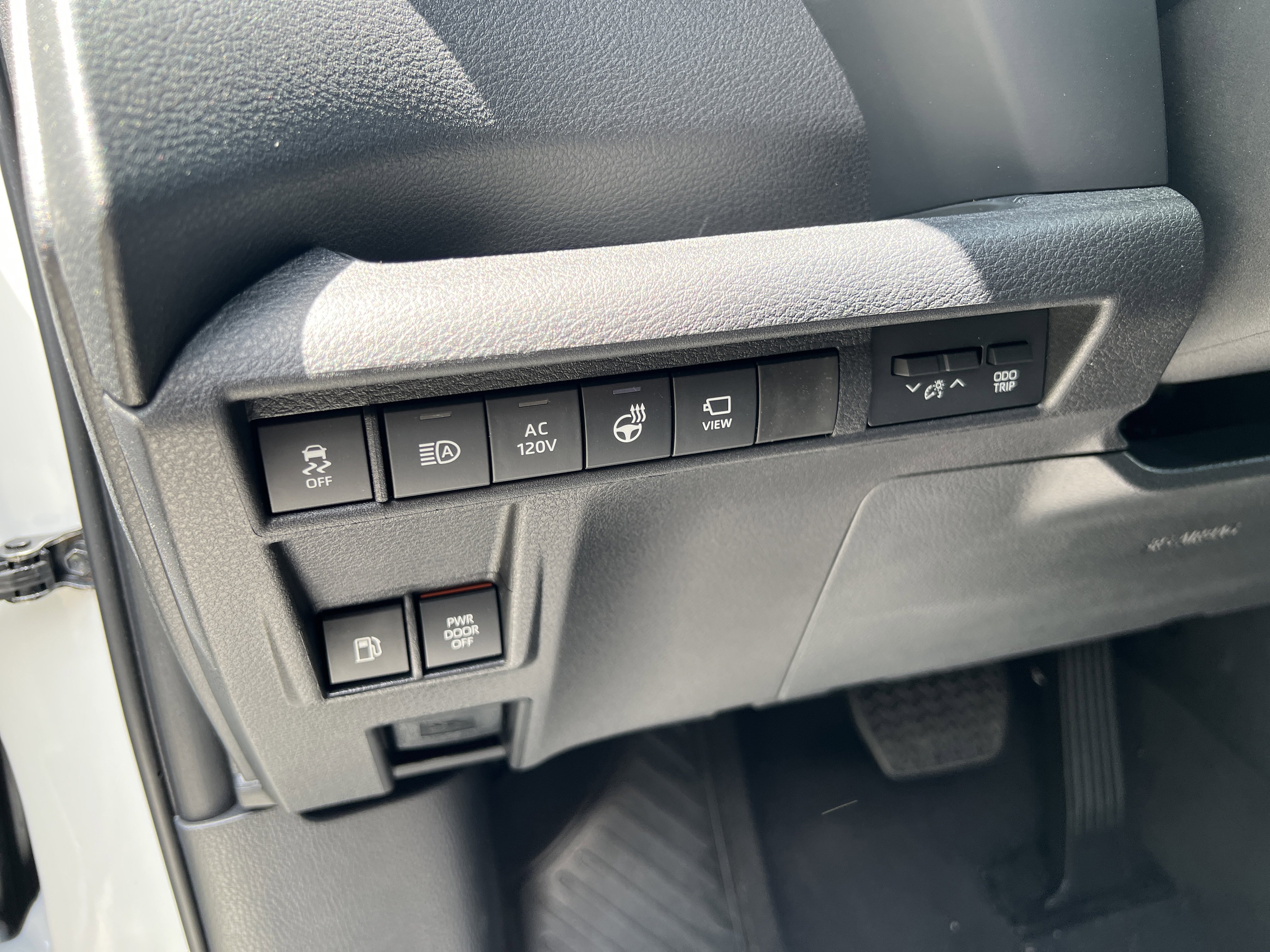 New 2026 Toyota Sienna Platinum image 14