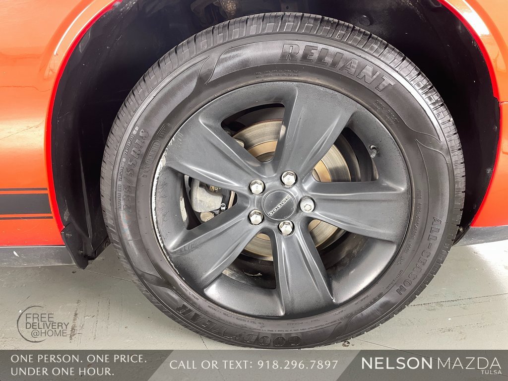 Used 2015 Dodge Challenger SXT image 14