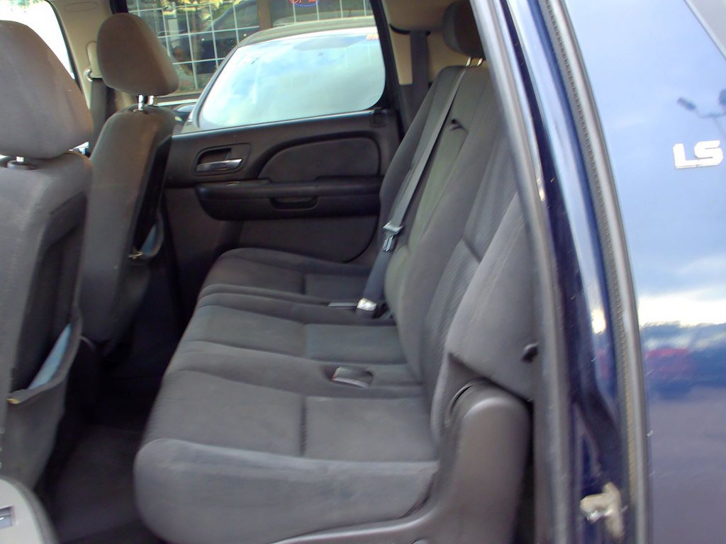 Used 2009 Chevrolet Suburban LS w/ Skid Plate Package AWD/4WD image 11