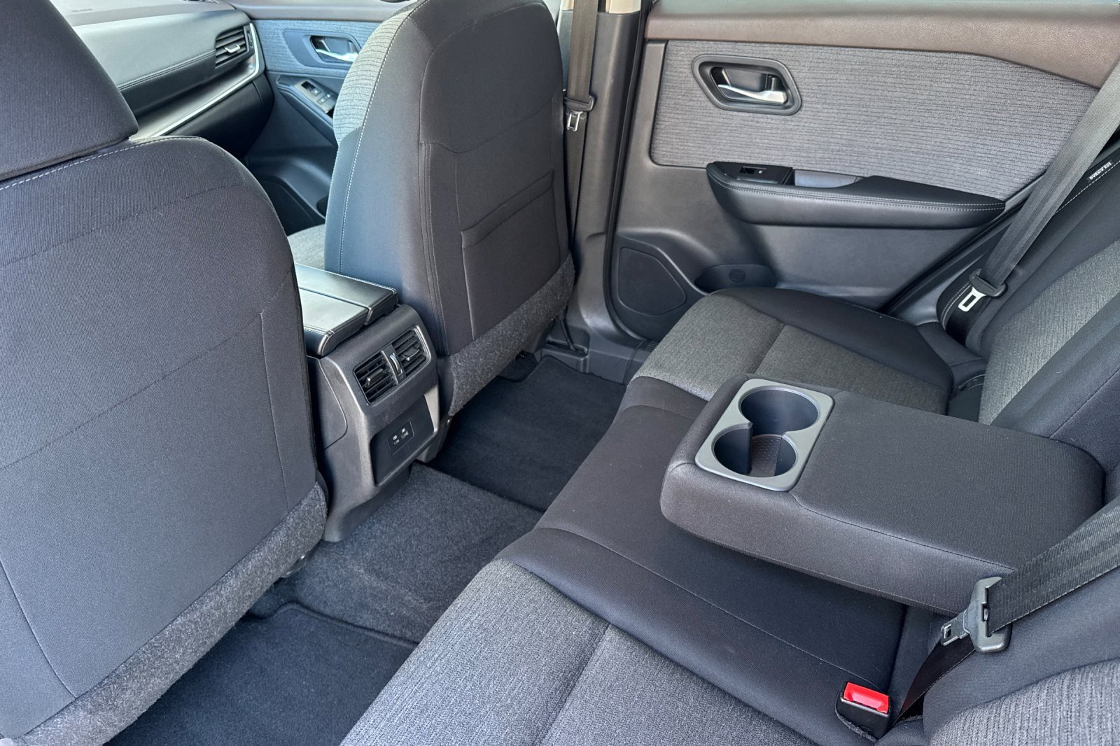 Certified 2023 Nissan Rogue SV image 13