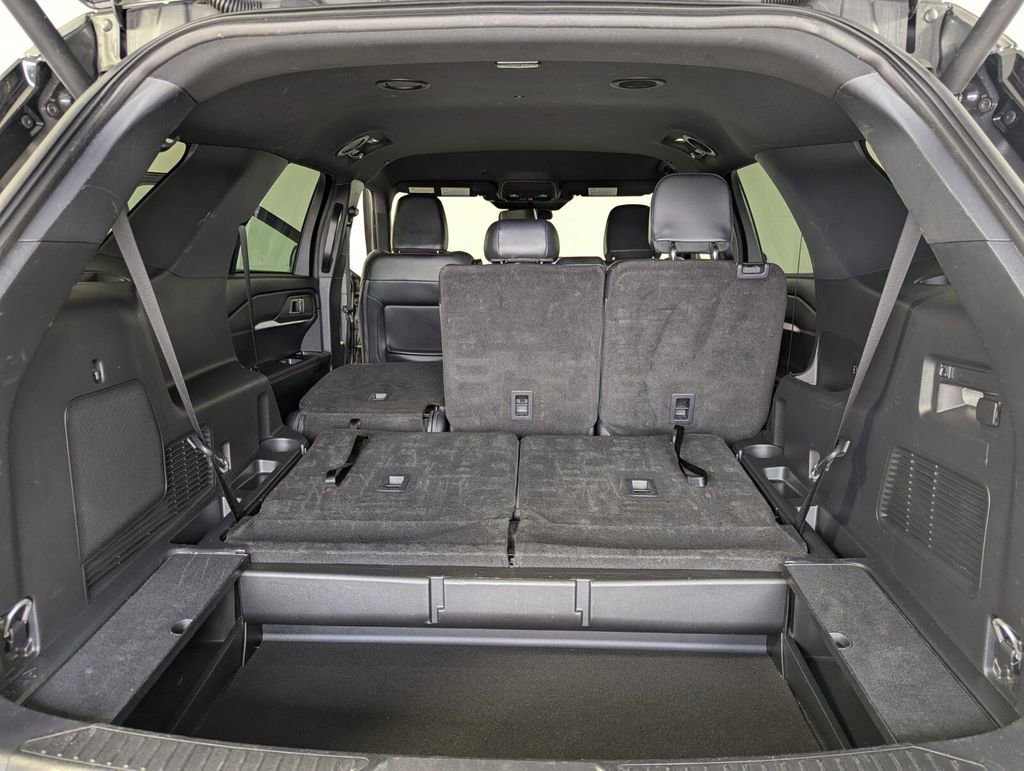 Used 2025 Ford Explorer ST-Line w/ ST-Line Street Pack image 30