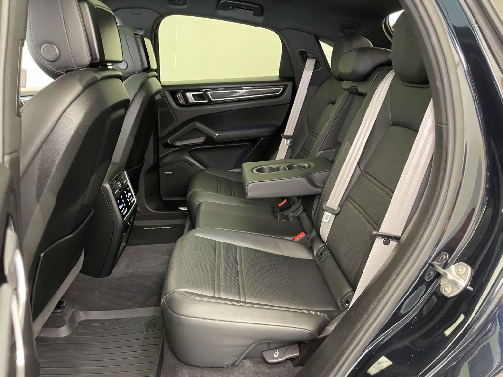 Used 2023 Porsche Cayenne S AWD/4WD image 19