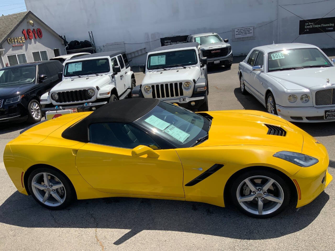 Used 2014 Chevrolet Corvette Stingray Convertible w/ 2LT Preferred Equipment Group RWD image 20