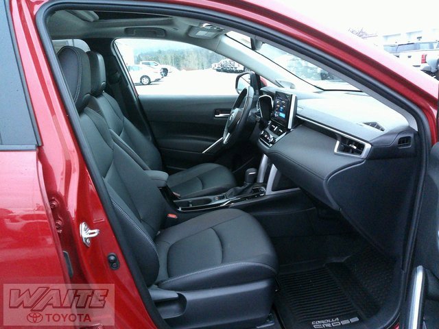 Used 2023 Toyota Corolla Cross XLE image 26