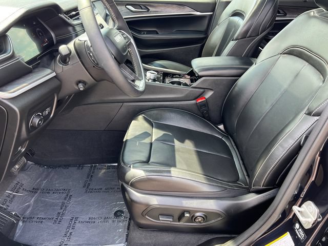 Used 2023 Jeep Grand Cherokee L Limited w/ Luxury Tech Group II AWD/4WD image 22