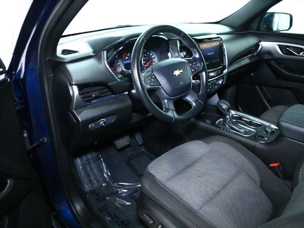 Used 2023 Chevrolet Traverse LT image 17