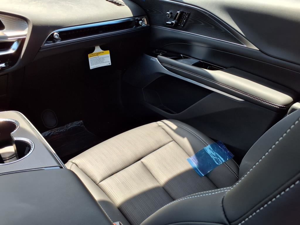 New 2026 Cadillac Lyriq V image 11