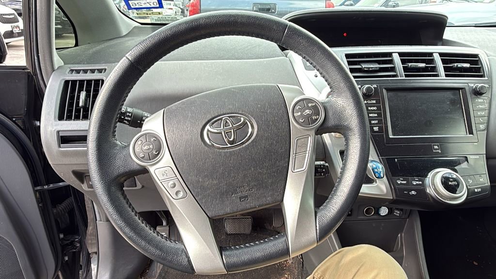 Used 2014 Toyota Prius V Five image 4