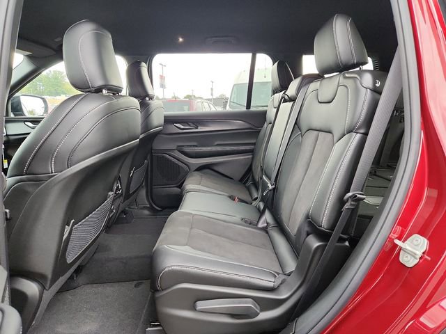 New 2023 Jeep Grand Cherokee L Laredo AWD/4WD image 5