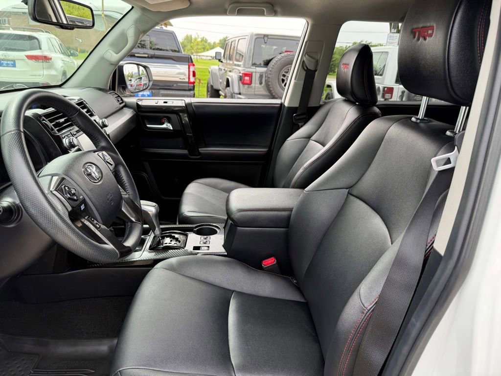 Used 2018 Toyota 4Runner TRD Off-Road Premium AWD/4WD image 12