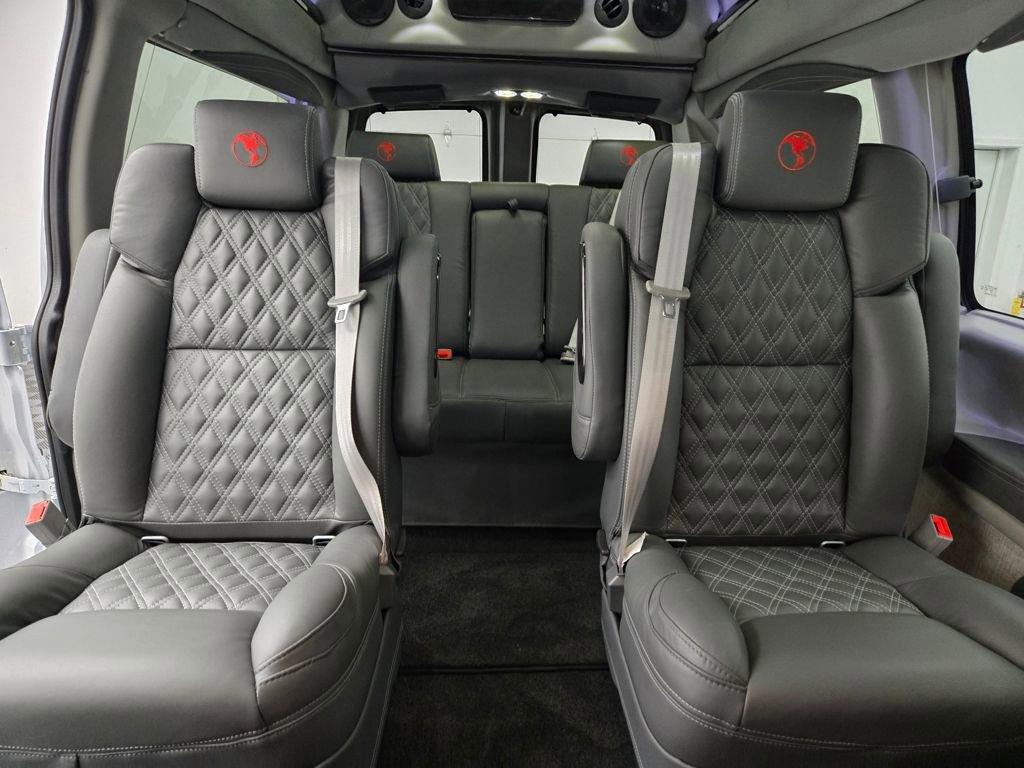 New 2024 GMC Savana 2500 image 29