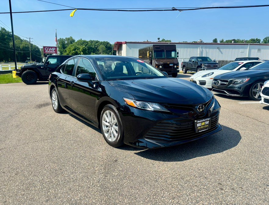 Used 2018 Toyota Camry LE FWD image 3
