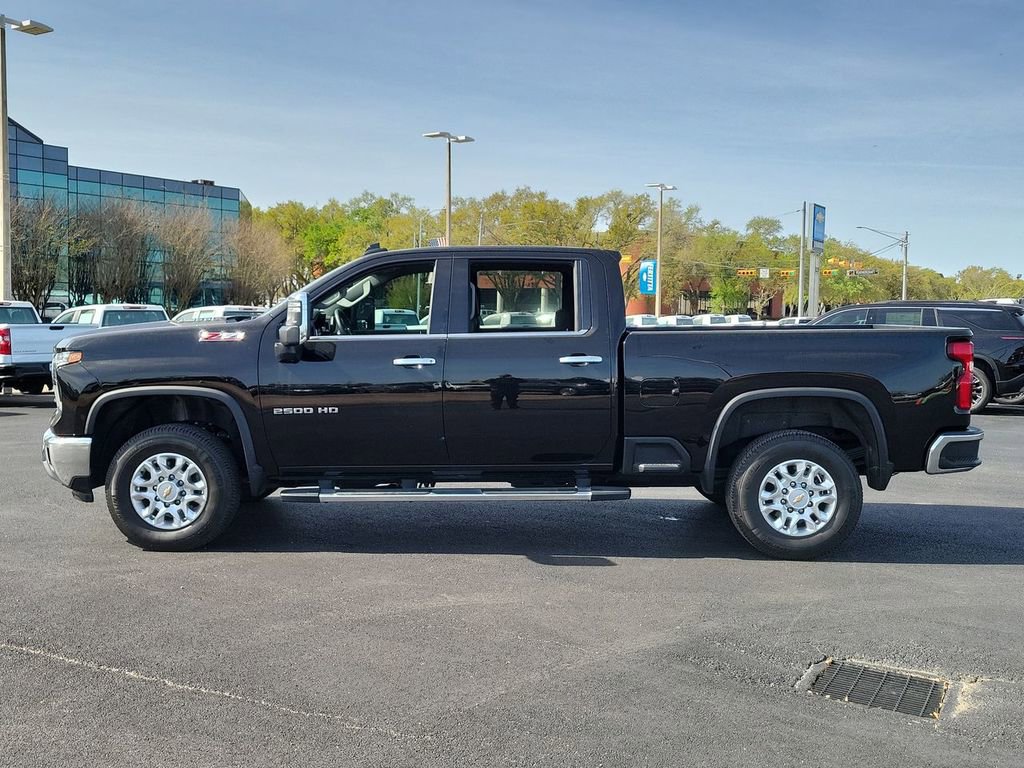 Used 2024 Chevrolet Silverado 2500 LTZ w/ LTZ Convenience Package image 3