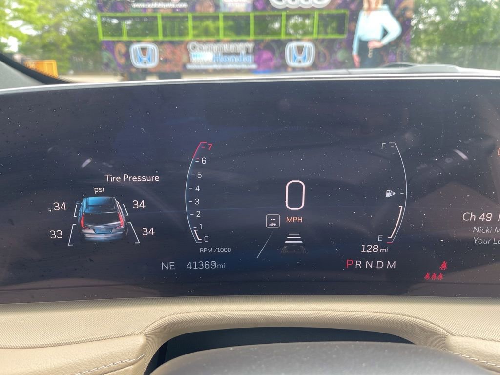 Used 2024 Cadillac XT4 Luxury w/ Cold Weather Package image 11