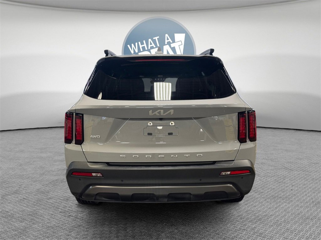 Certified 2022 Kia Sorento S w/ Panoramic Sunroof Package image 5