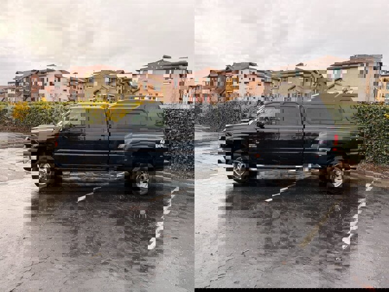 Used 2006 Chevrolet Silverado 3500 LT w/ Heavy-Duty Power Package image 7