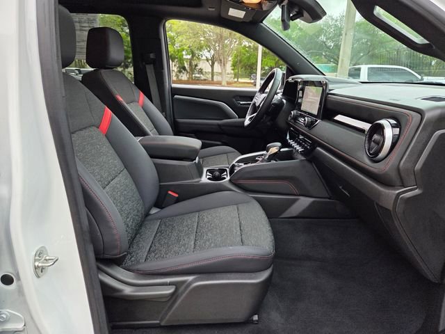 Used 2025 Chevrolet Colorado Z71 w/ Midnight Edition image 24