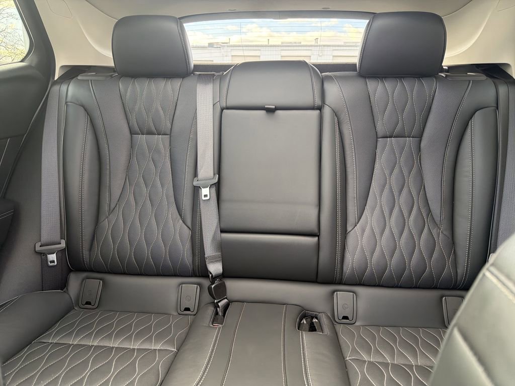 Used 2021 Buick Envision Avenir w/ Technology Package II image 19