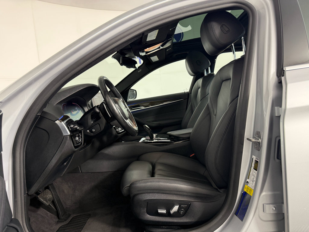 Used 2020 BMW 530i w/ Convenience Package image 13