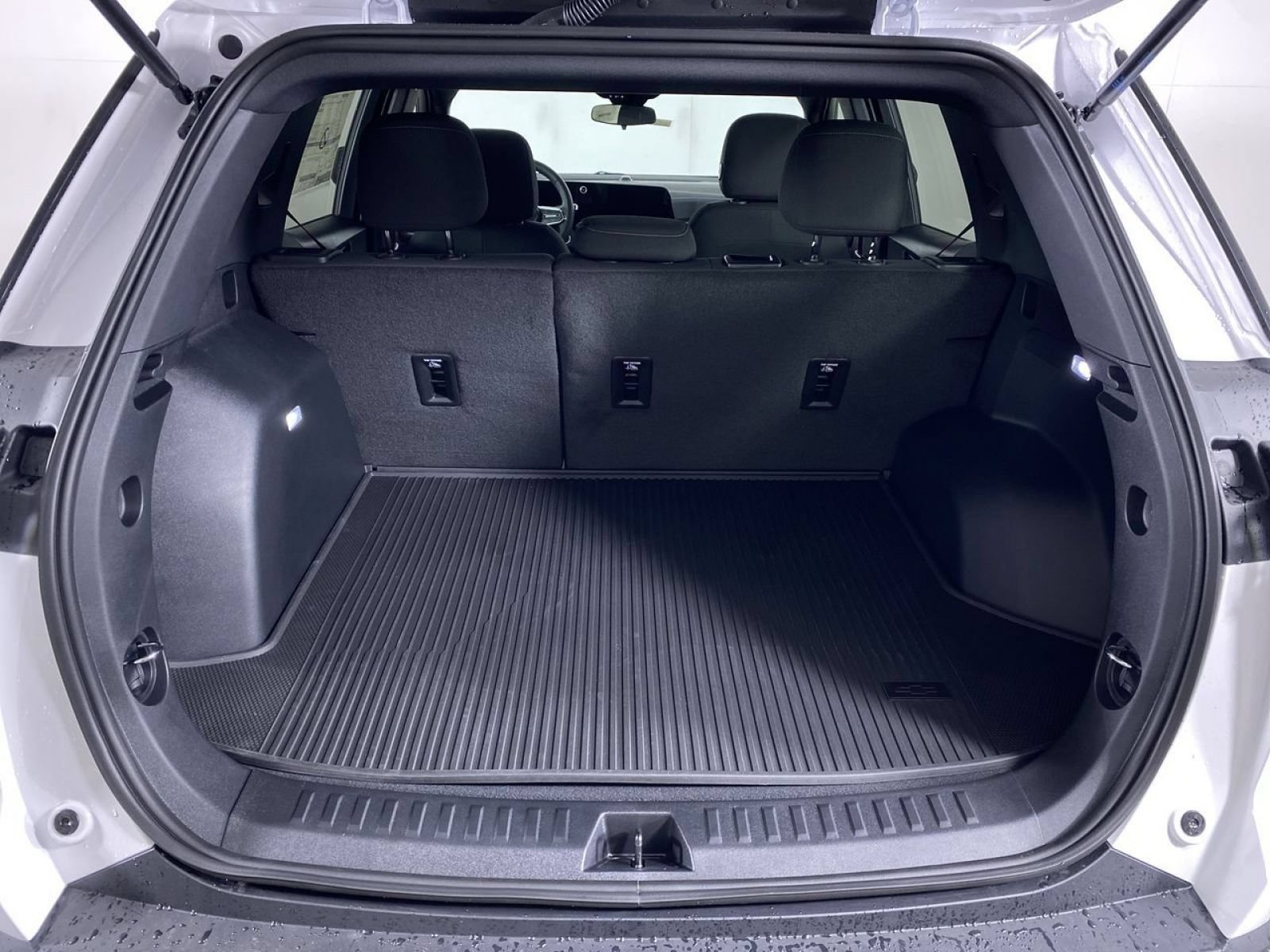 New 2027 Chevrolet Equinox LT w/ LPO, Floor Liner Package AWD/4WD image 14