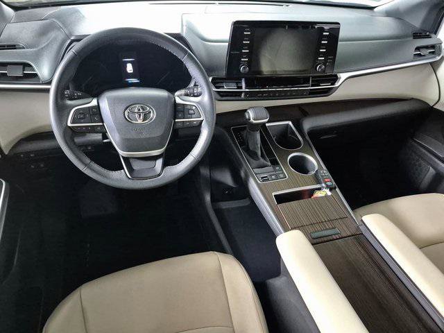 Certified 2023 Toyota Sienna XLE image 10