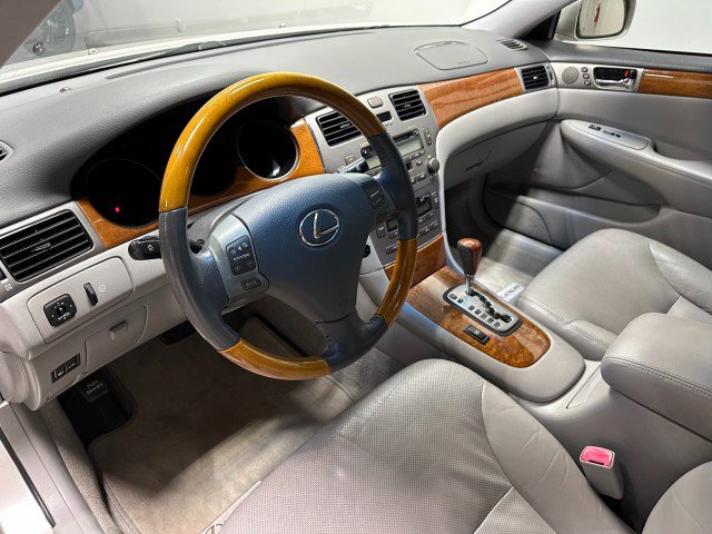 Used 2006 Lexus ES 330 w/ Preferred Accessory Pkg FWD image 12