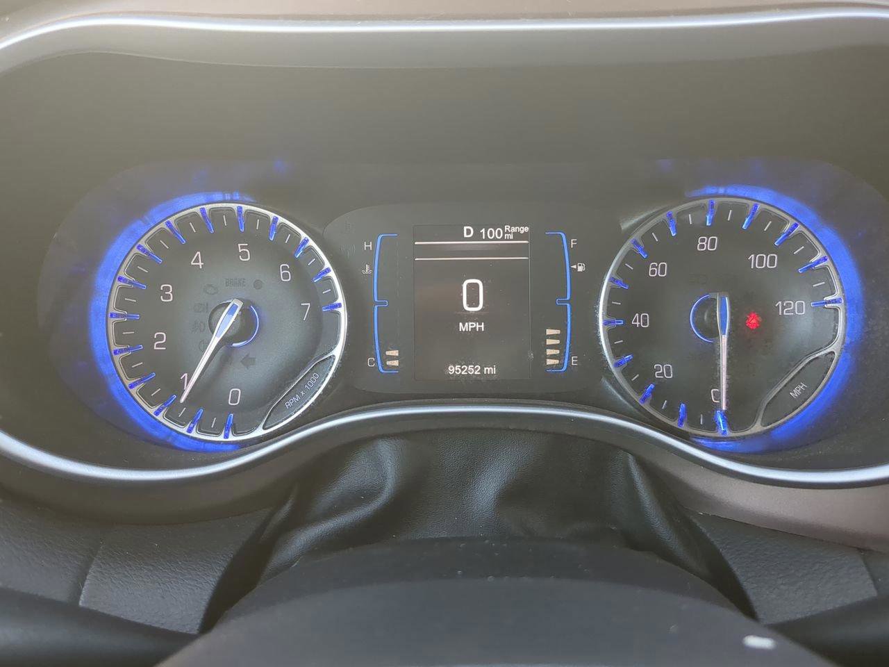 Used 2017 Chrysler Pacifica Touring-L image 23