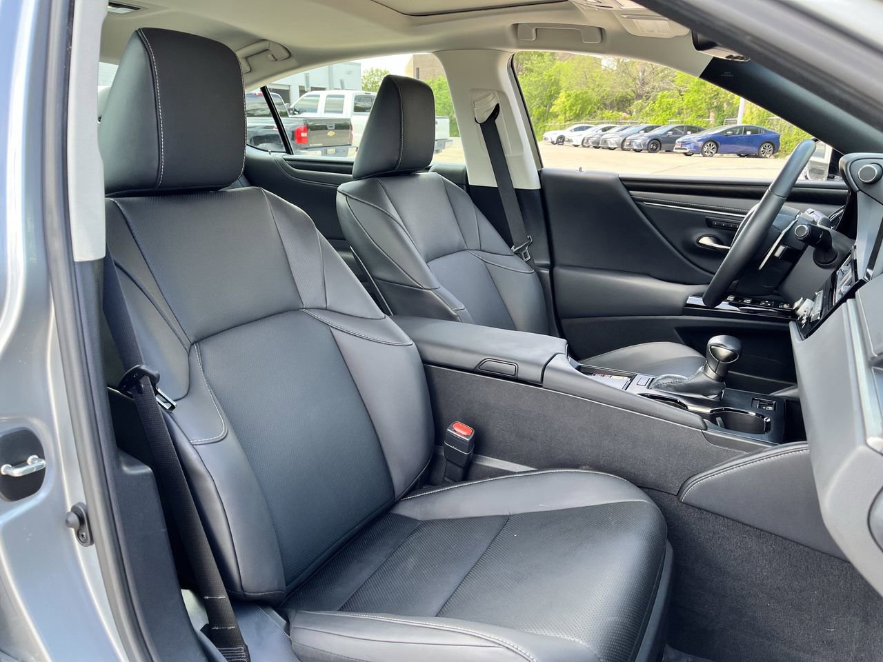 Used 2024 Lexus ES 350 w/ Premium Package FWD image 25