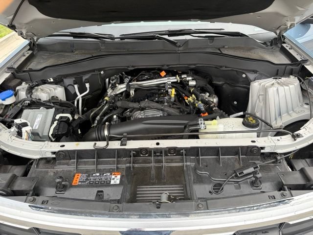 Used 2025 Ford Explorer Active AWD/4WD image 21