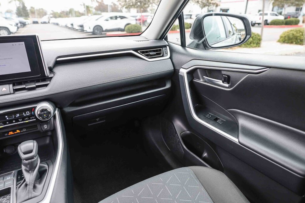 Certified 2025 Toyota RAV4 XLE FWD image 5