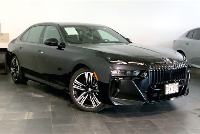 Used 2025 BMW 740i w/ Premium Package RWD image 2