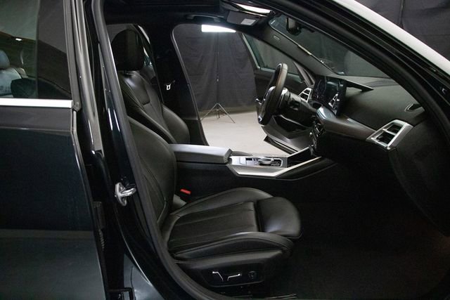 Used 2025 BMW 330i xDrive Sedan image 16