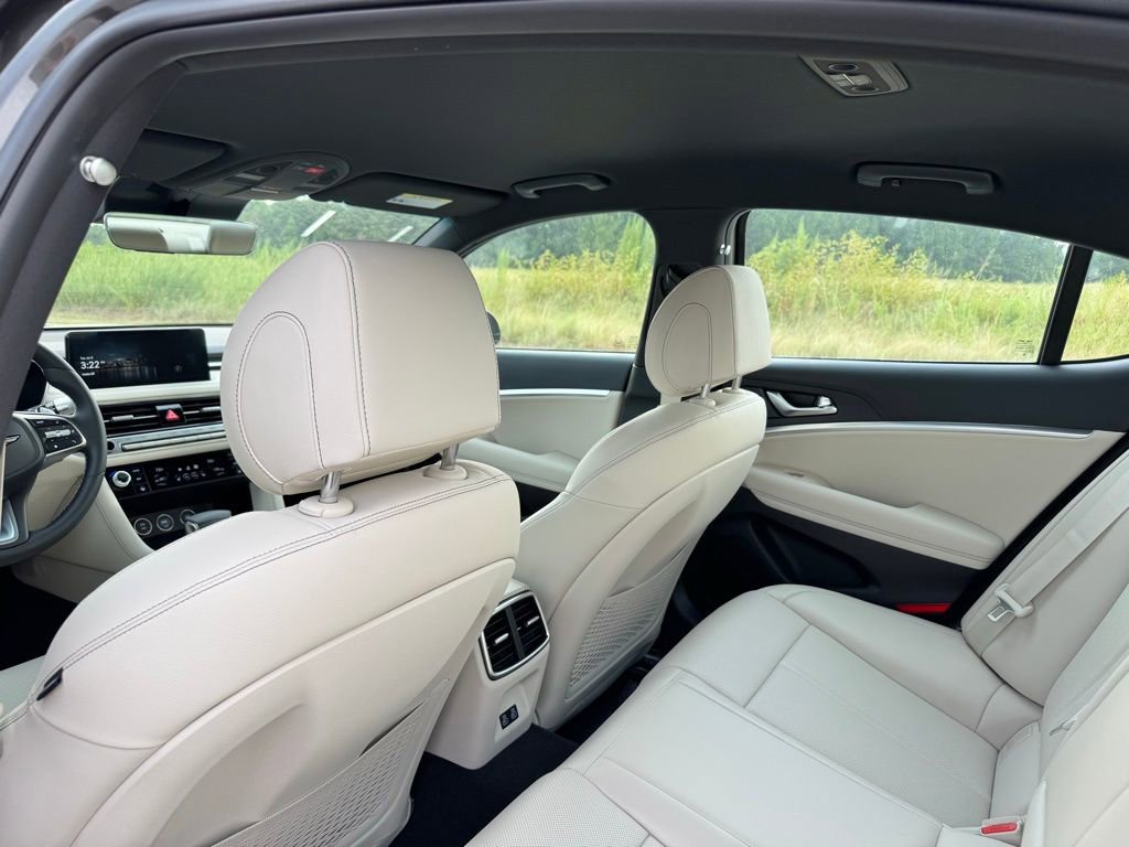 Used 2026 Genesis G70 2.5T RWD image 19