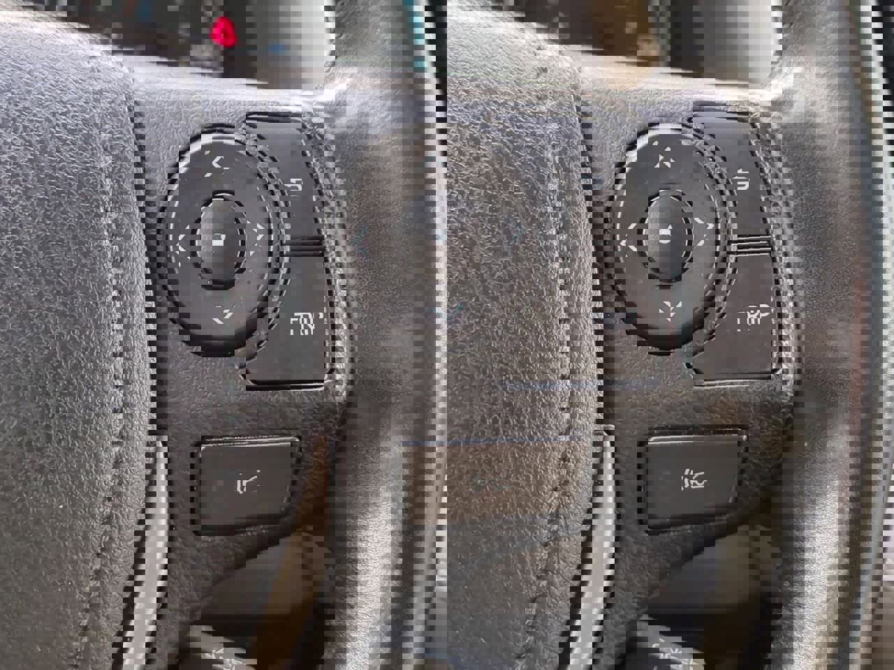 Used 2018 Toyota RAV4 XLE image 25