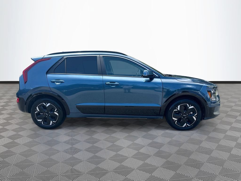 Used 2024 Kia Niro Wind w/ Wind Preserve Package FWD image 5