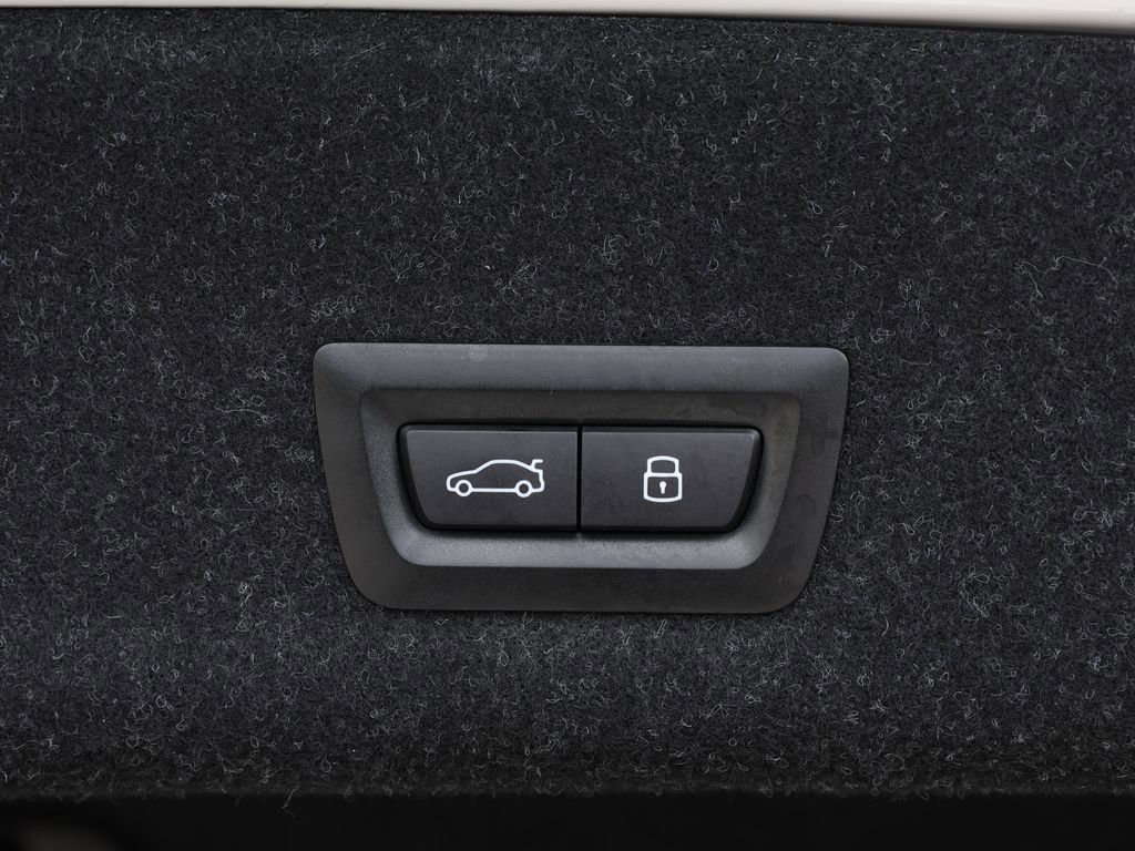 Used 2023 BMW M3 Competition image 9