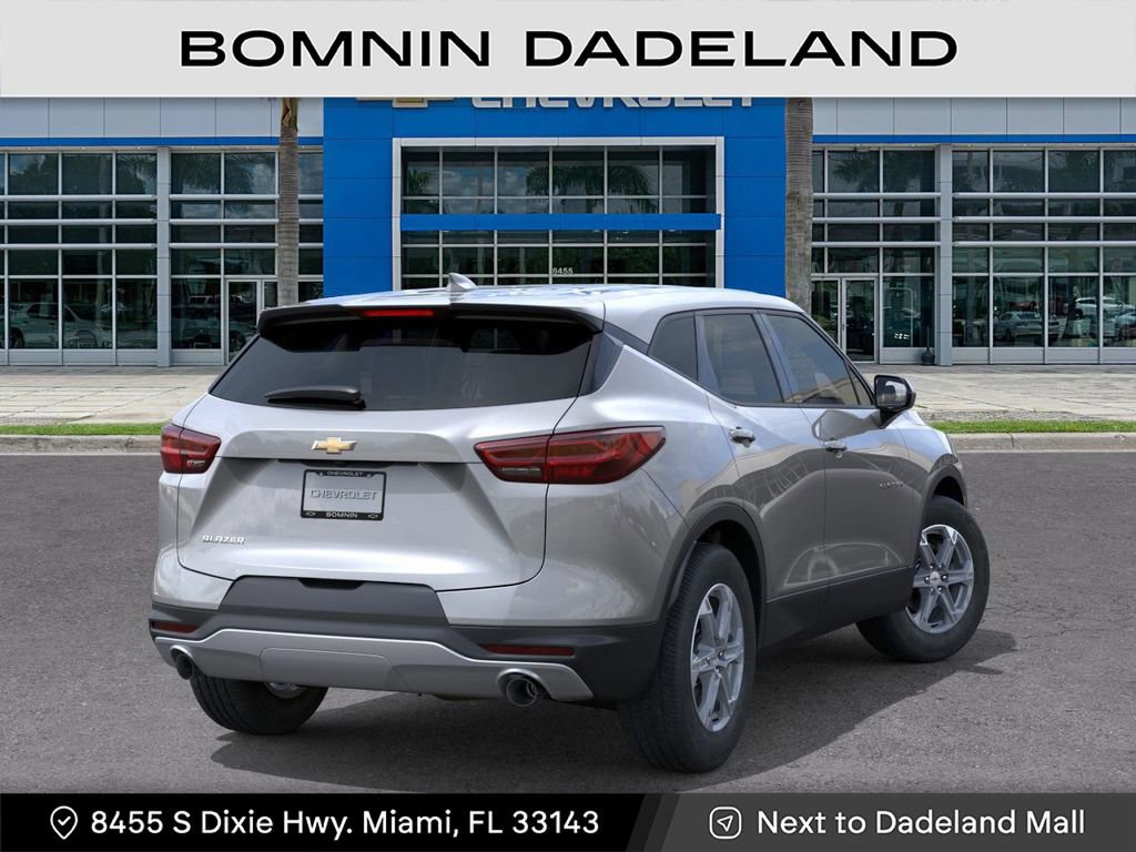 New 2025 Chevrolet Blazer LT image 4
