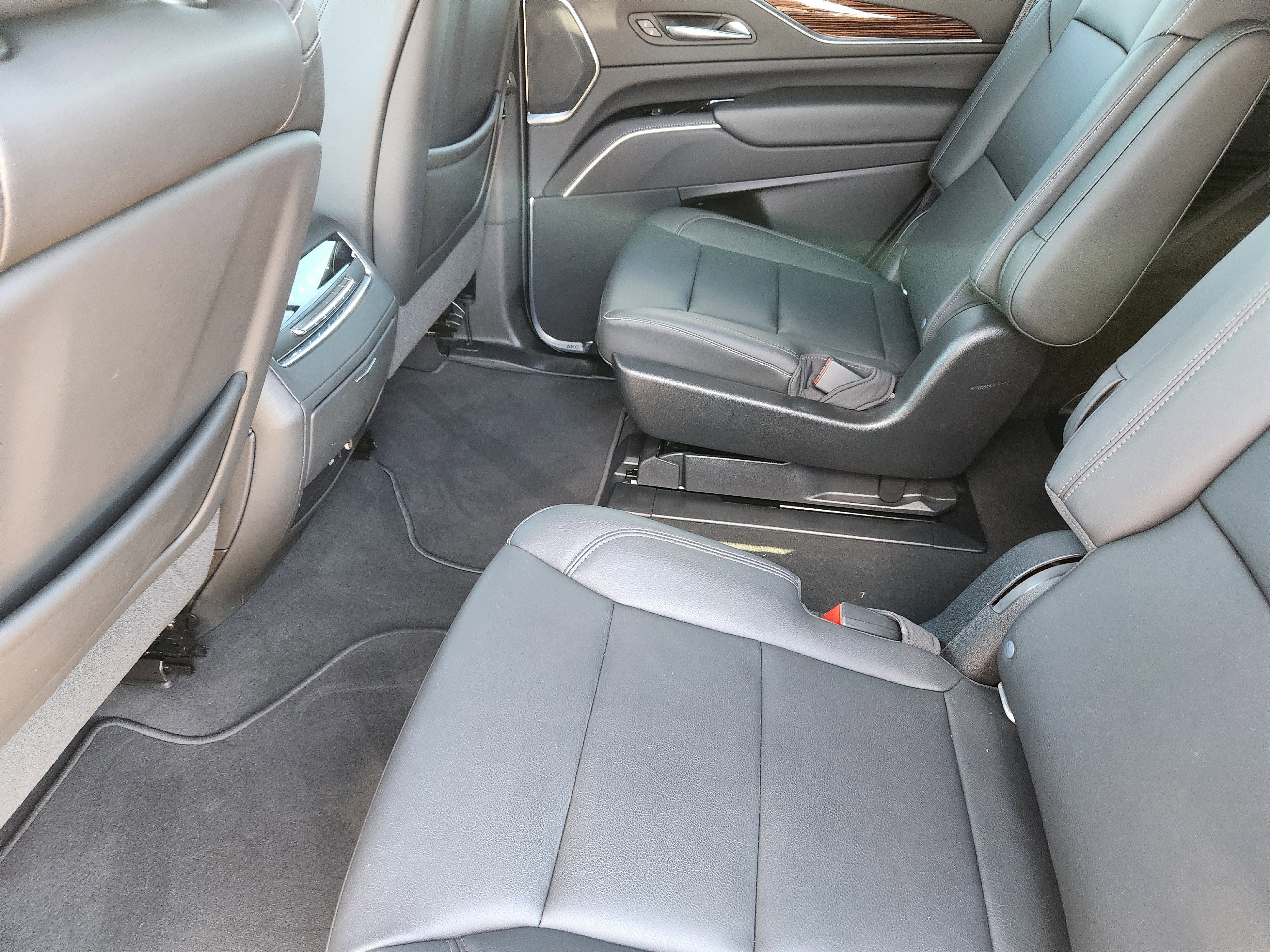 Certified 2021 Cadillac Escalade Luxury image 30