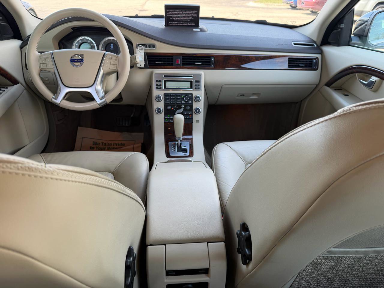 Used 2010 Volvo XC70 T6 image 10