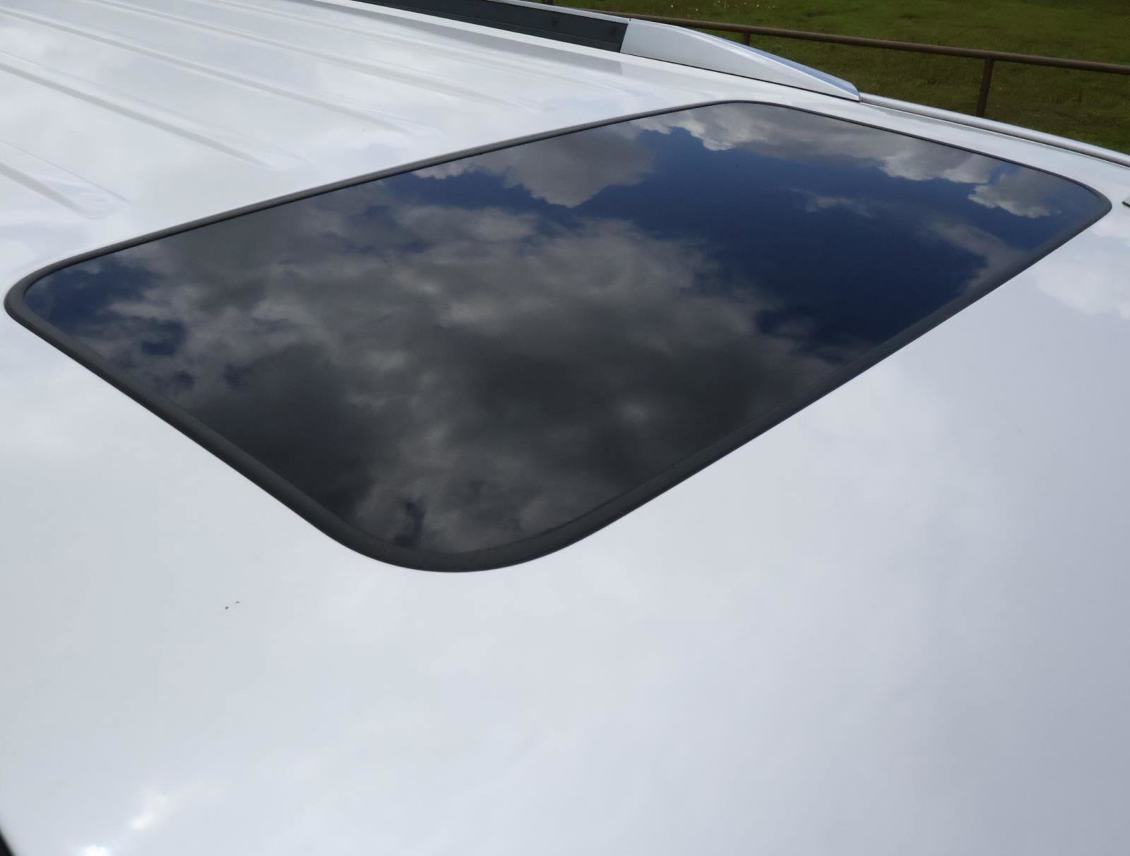 Used 2018 Cadillac Escalade Premium Luxury RWD image 12