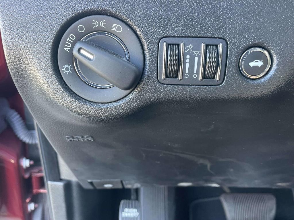 Used 2023 Chrysler 300 Touring image 17