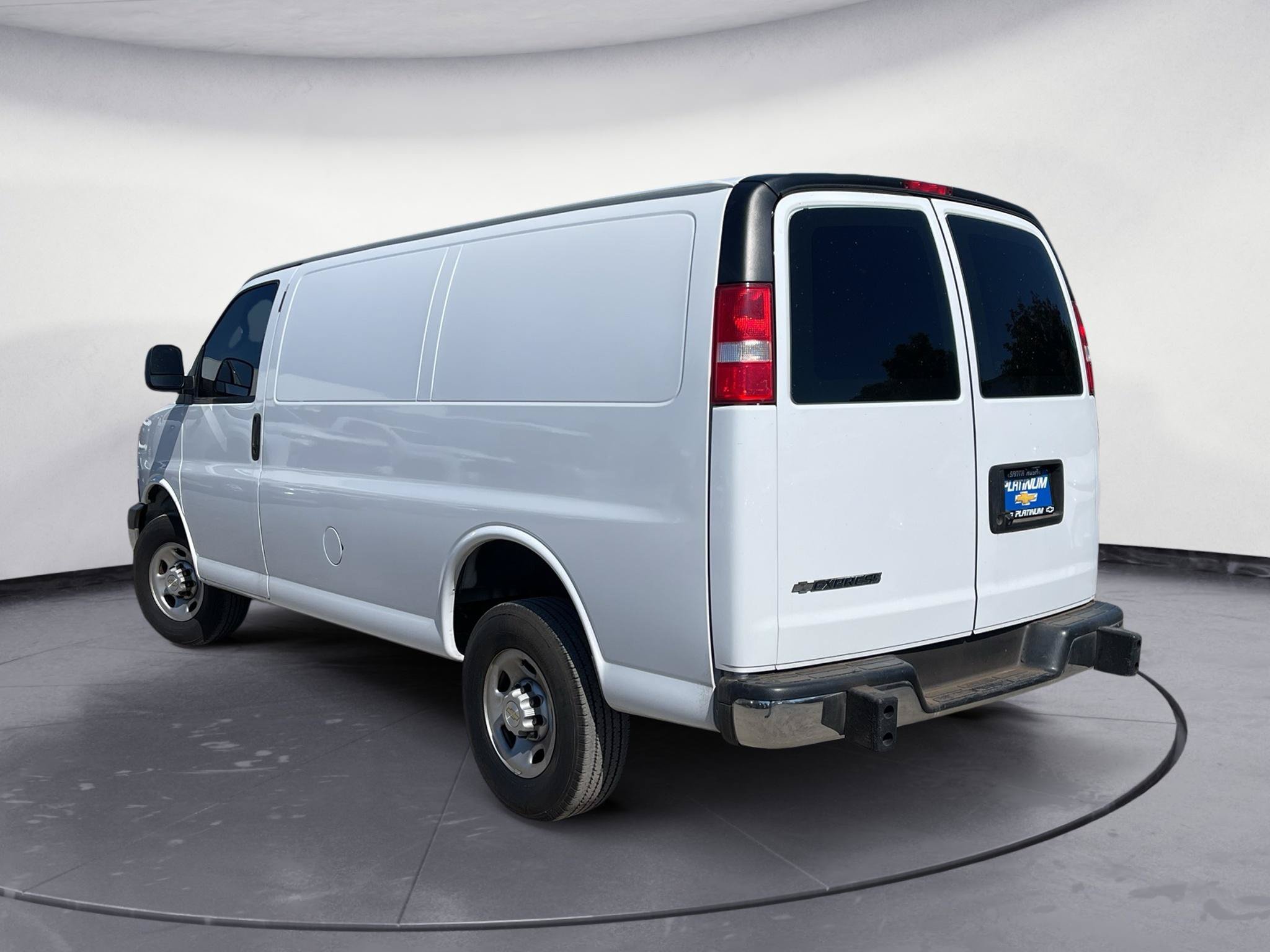 Used 2023 Chevrolet Express 2500 w/ Driver Convenience Package RWD image 3