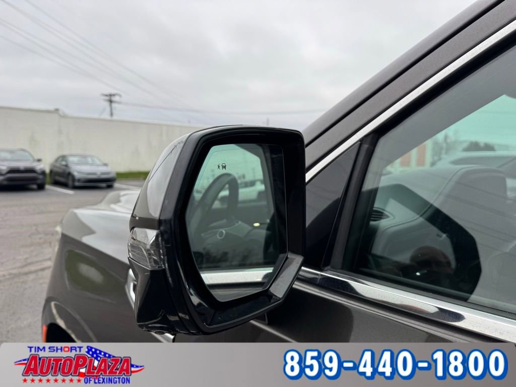 Used 2021 GMC Yukon SLT w/ SLT Luxury Plus Package image 11