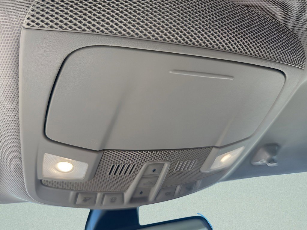 Used 2020 Ford Fusion SE image 24