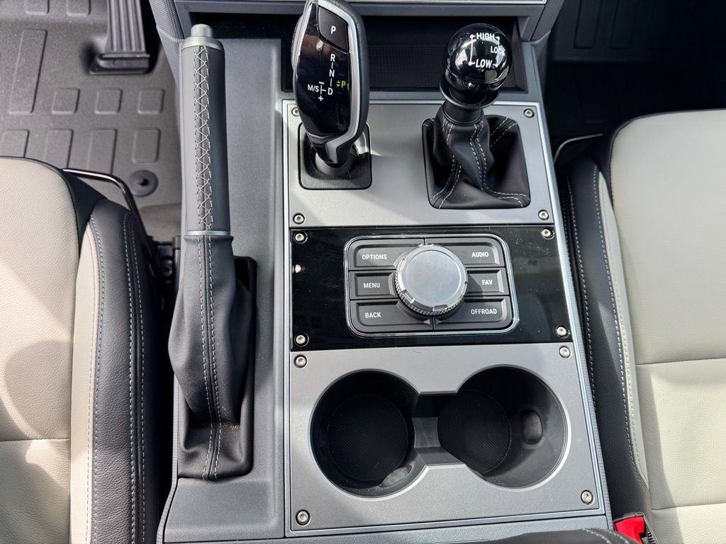 Used 2025 INEOS Grenadier Fieldmaster Edition image 14